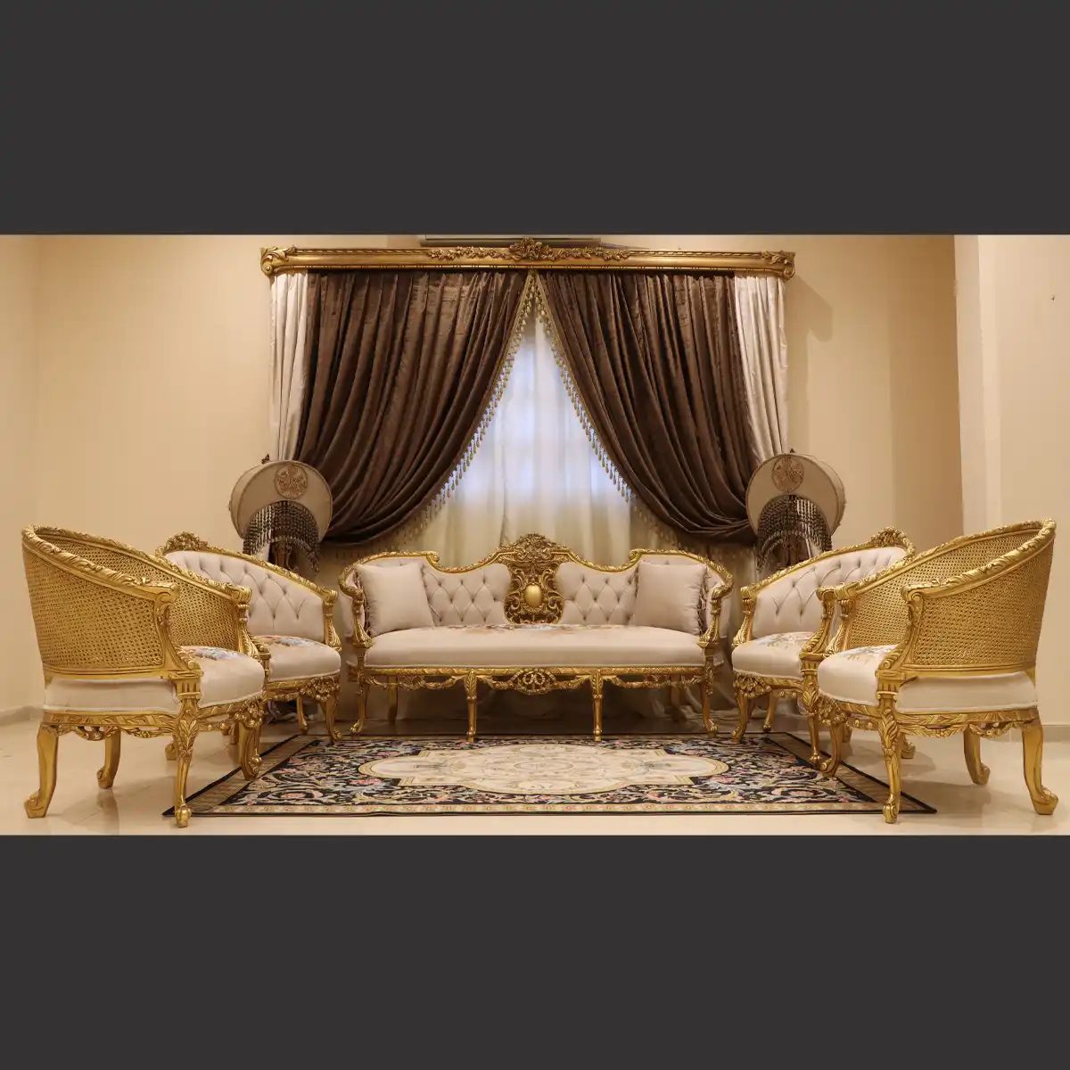 https://www.mobiliacleopatra.com/handmade-furniture/